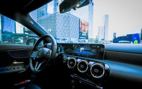 Mercedes-Benz A-Класс, 2019 год, 2 450 000 рублей, 5 фотография