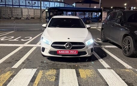 Mercedes-Benz A-Класс, 2019 год, 2 450 000 рублей, 14 фотография