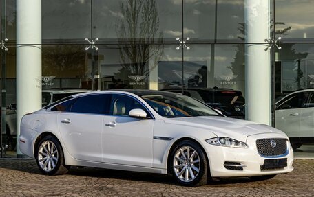 Jaguar XJ IV (X351), 2012 год, 1 995 000 рублей, 3 фотография