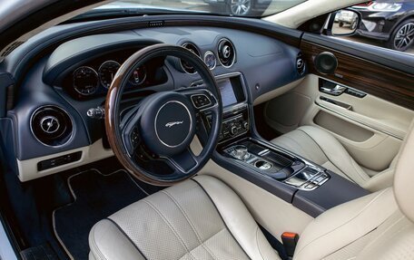 Jaguar XJ IV (X351), 2012 год, 1 995 000 рублей, 13 фотография