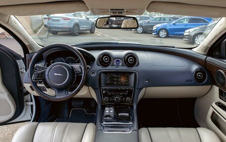 Jaguar XJ IV (X351), 2012 год, 1 995 000 рублей, 17 фотография