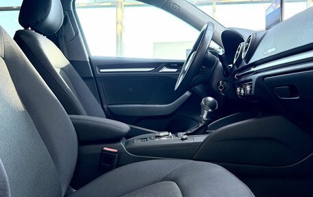 Audi A3, 2019 год, 2 350 000 рублей, 24 фотография