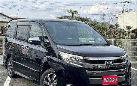 Toyota Noah III, 2021 год, 2 168 000 рублей, 1 фотография