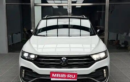 Volkswagen T-Roc I, 2023 год, 1 770 586 рублей, 1 фотография