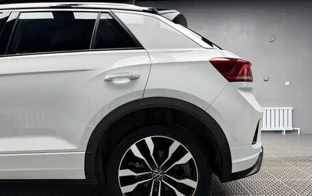 Volkswagen T-Roc I, 2023 год, 1 770 586 рублей, 8 фотография