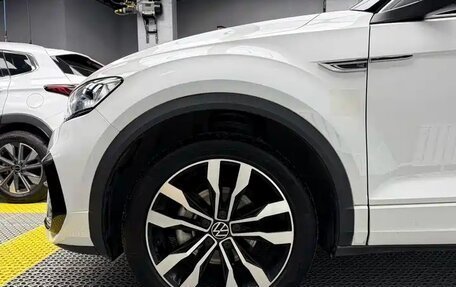 Volkswagen T-Roc I, 2023 год, 1 770 586 рублей, 7 фотография