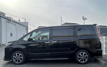 Toyota Noah III, 2021 год, 2 168 000 рублей, 8 фотография