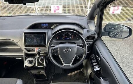 Toyota Noah III, 2021 год, 2 168 000 рублей, 11 фотография