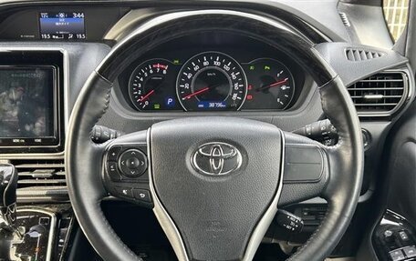 Toyota Noah III, 2021 год, 2 168 000 рублей, 12 фотография