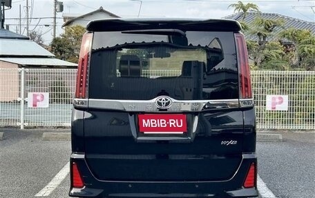 Toyota Noah III, 2021 год, 2 168 000 рублей, 5 фотография