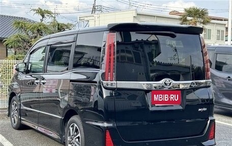 Toyota Noah III, 2021 год, 2 168 000 рублей, 6 фотография