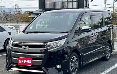 Toyota Noah III, 2021 год, 2 168 000 рублей, 3 фотография