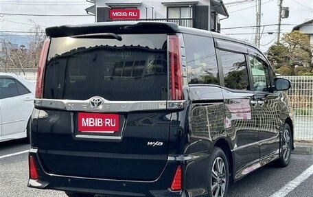 Toyota Noah III, 2021 год, 2 168 000 рублей, 4 фотография