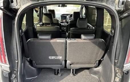 Toyota Noah III, 2021 год, 2 168 000 рублей, 19 фотография