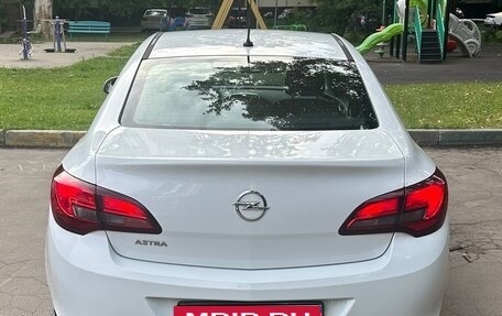 Opel Astra J, 2013 год, 950 000 рублей, 1 фотография