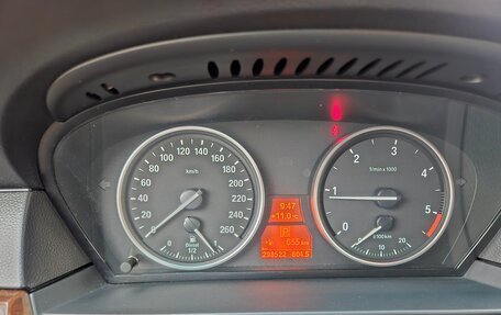 BMW 5 серия, 2010 год, 1 300 000 рублей, 11 фотография