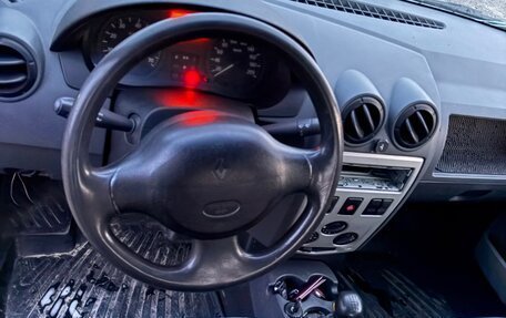 Renault Logan I, 2005 год, 215 000 рублей, 4 фотография