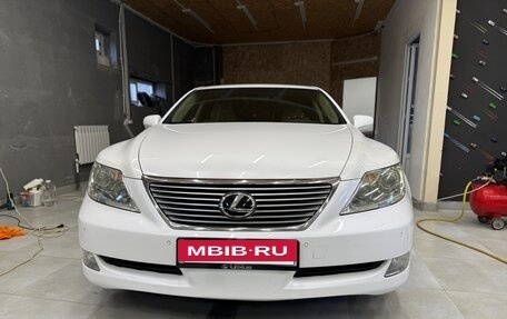 Lexus LS IV, 2008 год, 1 850 000 рублей, 2 фотография