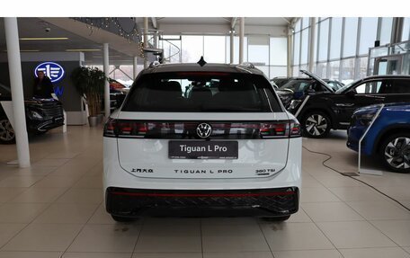Volkswagen Tiguan, 2025 год, 4 940 000 рублей, 4 фотография