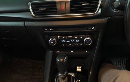 Mazda Axela, 2016 год, 1 400 000 рублей, 9 фотография