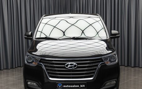 Hyundai H-1 II рестайлинг, 2021 год, 2 890 000 рублей, 2 фотография