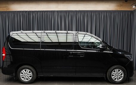 Hyundai H-1 II рестайлинг, 2021 год, 2 890 000 рублей, 3 фотография