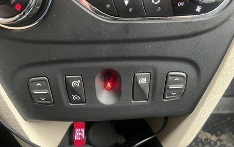 Renault Logan II, 2014 год, 880 000 рублей, 18 фотография