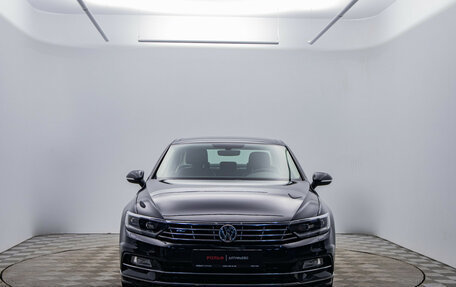 Volkswagen Passat B8 рестайлинг, 2018 год, 2 590 000 рублей, 2 фотография