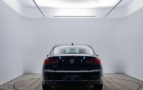 Volkswagen Passat B8 рестайлинг, 2018 год, 2 590 000 рублей, 6 фотография