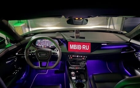 Audi e-tron GT, 2021 год, 6 500 000 рублей, 26 фотография