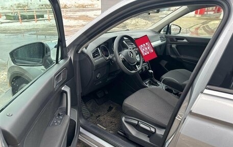 Volkswagen Tiguan II, 2020 год, 2 920 000 рублей, 2 фотография