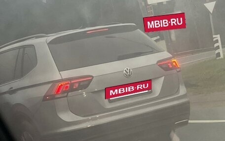 Volkswagen Tiguan II, 2020 год, 2 920 000 рублей, 6 фотография