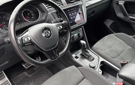 Volkswagen Tiguan II, 2019 год, 2 490 000 рублей, 16 фотография