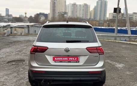Volkswagen Tiguan II, 2019 год, 2 490 000 рублей, 6 фотография