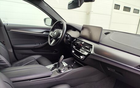 BMW 5 серия, 2022 год, 5 999 000 рублей, 13 фотография