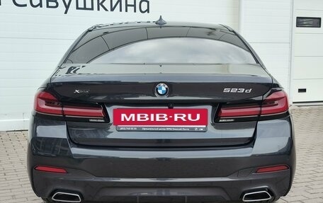 BMW 5 серия, 2022 год, 5 999 000 рублей, 4 фотография