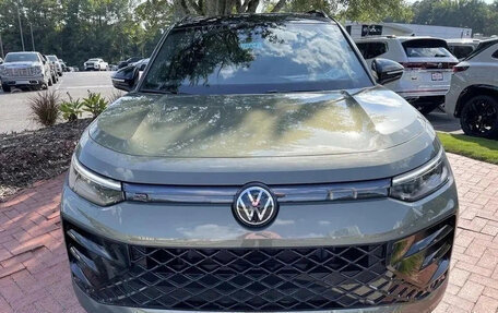 Volkswagen Tiguan, 2025 год, 4 833 000 рублей, 2 фотография
