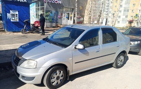 Renault Logan I, 2013 год, 365 000 рублей, 2 фотография