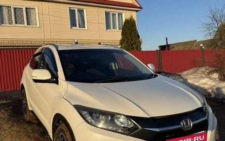 Honda Vezel, 2015 год, 1 450 000 рублей, 2 фотография