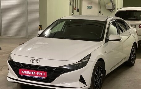 Hyundai Elantra, 2021 год, 1 800 000 рублей, 4 фотография