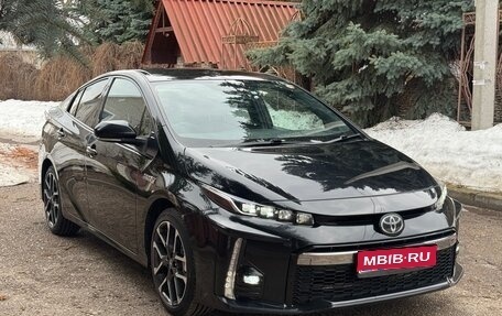 Toyota Prius IV XW50, 2018 год, 2 150 000 рублей, 1 фотография