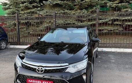 Toyota Camry, 2017 год, 2 150 000 рублей, 10 фотография