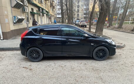 Hyundai Solaris II рестайлинг, 2013 год, 750 000 рублей, 19 фотография