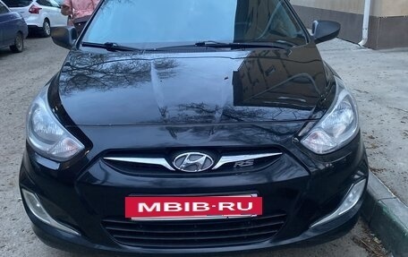 Hyundai Solaris II рестайлинг, 2013 год, 750 000 рублей, 21 фотография