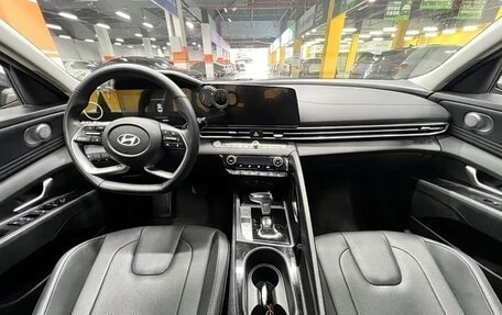 Hyundai Elantra, 2022 год, 1 500 000 рублей, 10 фотография