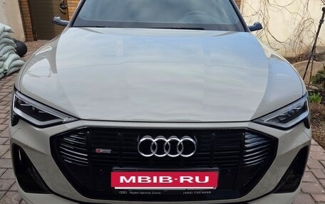 Audi e-tron I, 2021 год, 4 700 000 рублей, 2 фотография