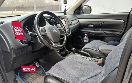 Mitsubishi Outlander III рестайлинг 3, 2013 год, 1 400 000 рублей, 13 фотография