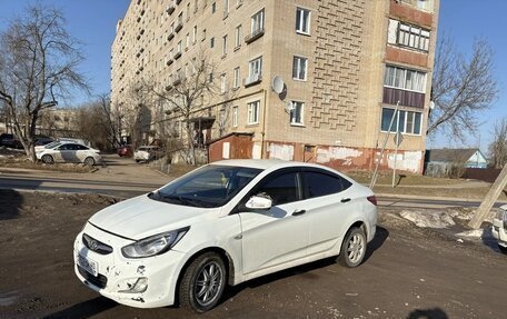 Hyundai Solaris II рестайлинг, 2011 год, 360 000 рублей, 2 фотография
