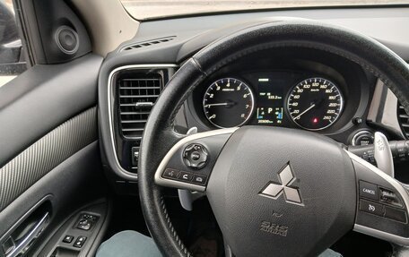 Mitsubishi Outlander III рестайлинг 3, 2013 год, 1 400 000 рублей, 16 фотография