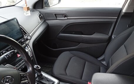 Hyundai Elantra VI рестайлинг, 2017 год, 1 250 000 рублей, 6 фотография